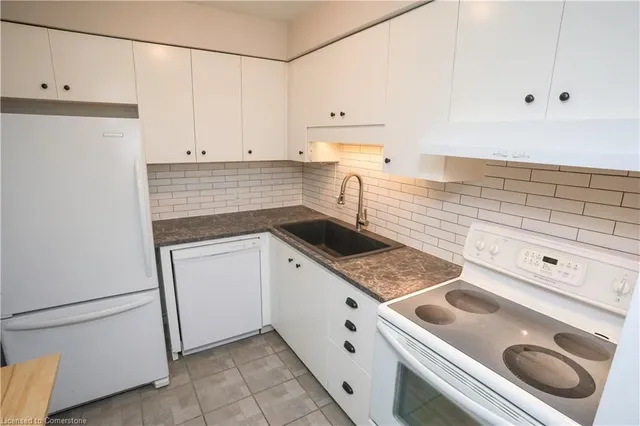 Additional property image - 30 Hugo Cres Unit 312