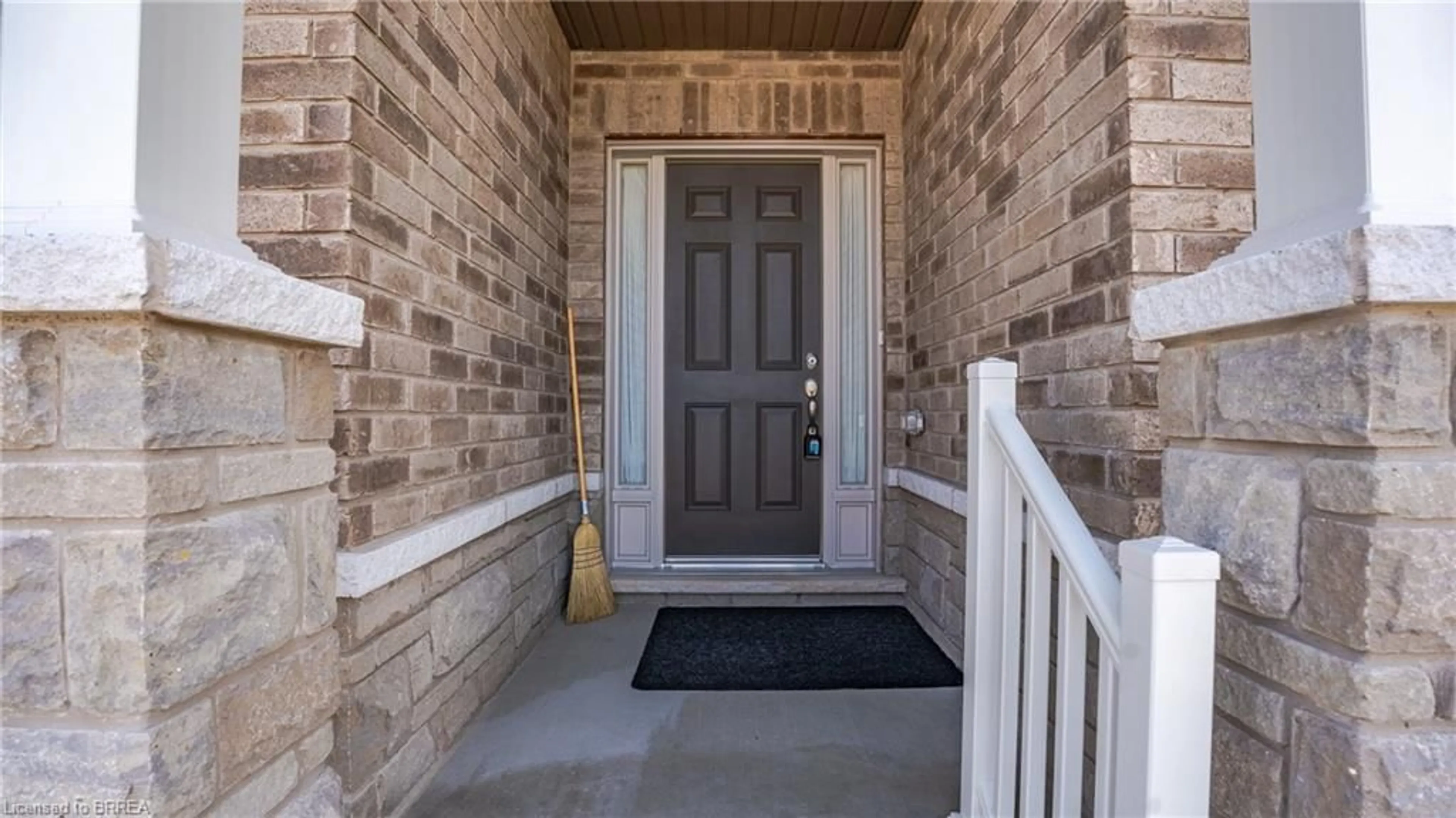 Indoor entryway for 55 Gibbons St, Waterford Ontario N0E 1Y0