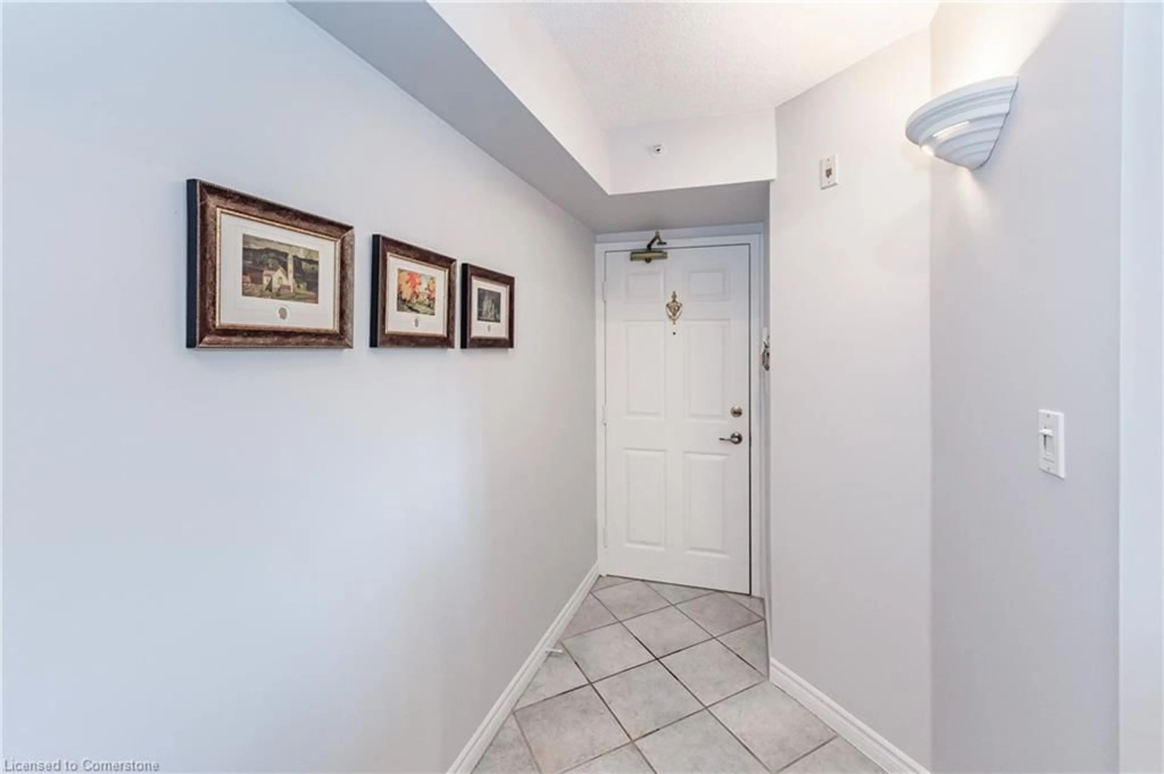 Indoor entryway for 1421 Walkers Line #410, Burlington Ontario L7M 4P4