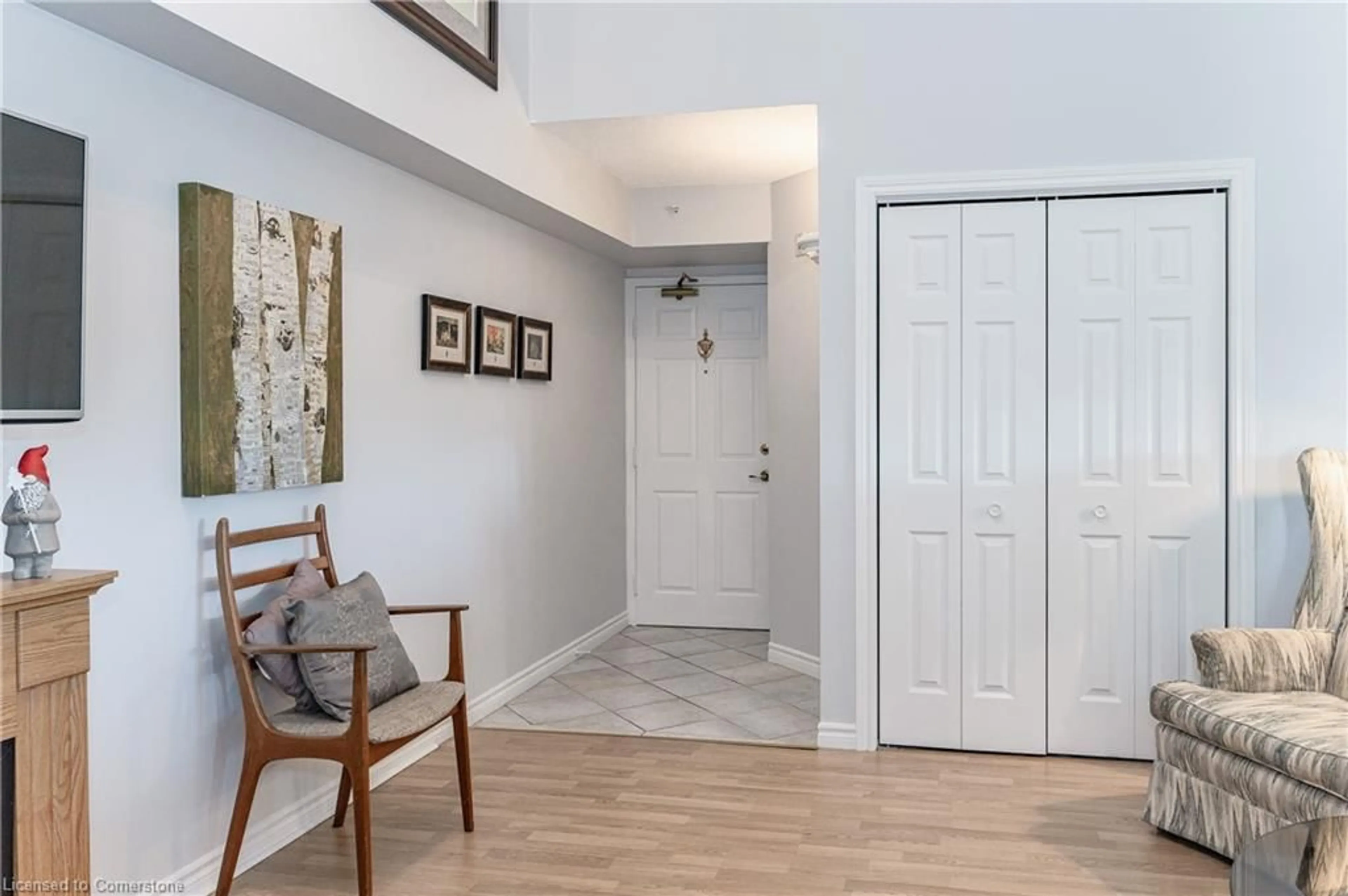 Indoor entryway for 1421 Walkers Line #410, Burlington Ontario L7M 4P4