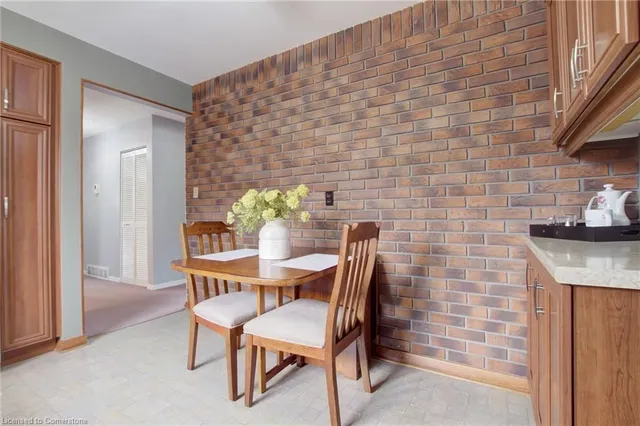 Additional property image - 247 Fernwood Cres