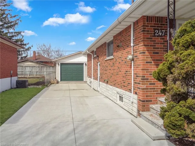 Additional property image - 247 Fernwood Cres