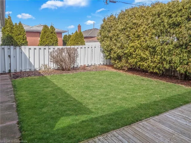 Additional property image - 247 Fernwood Cres