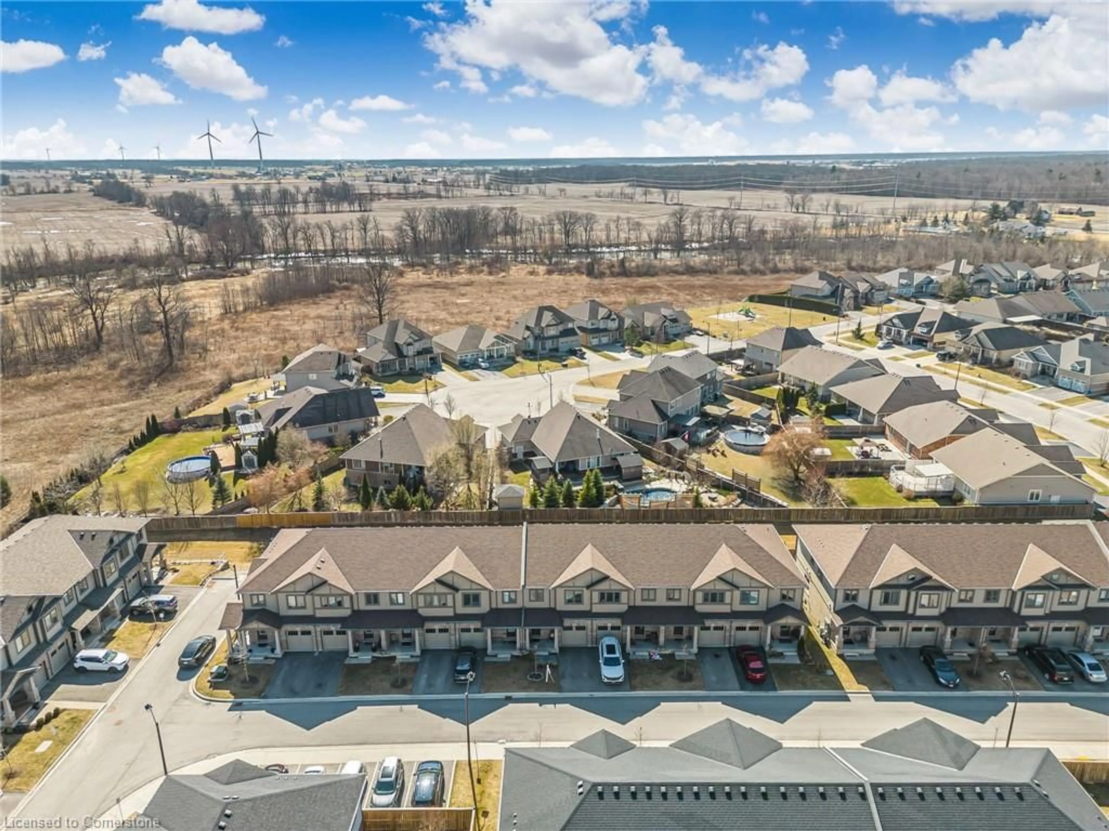 A pic from outside/outdoor area/front of a property/back of a property/a pic from drone, unknown for 72 Severino Cir, Smithville Ontario L0R 2A0