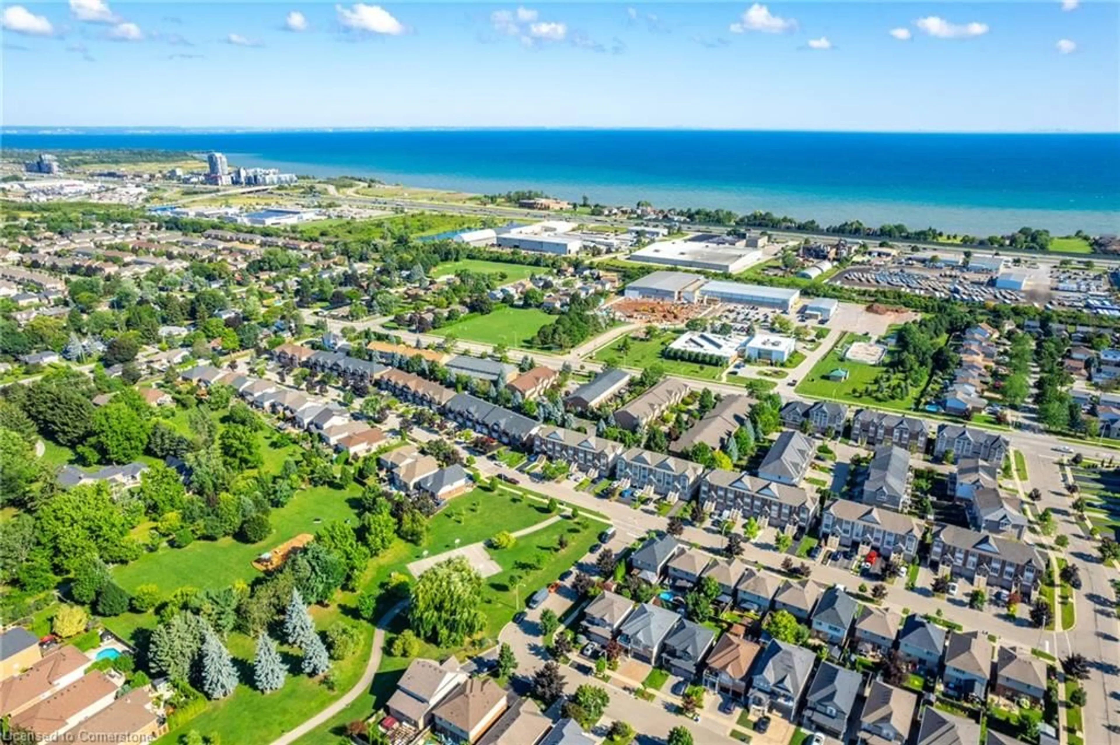 A pic from outside/outdoor area/front of a property/back of a property/a pic from drone, street for 16 Sycamore Cres, Grimsby Ontario L3M 5P7