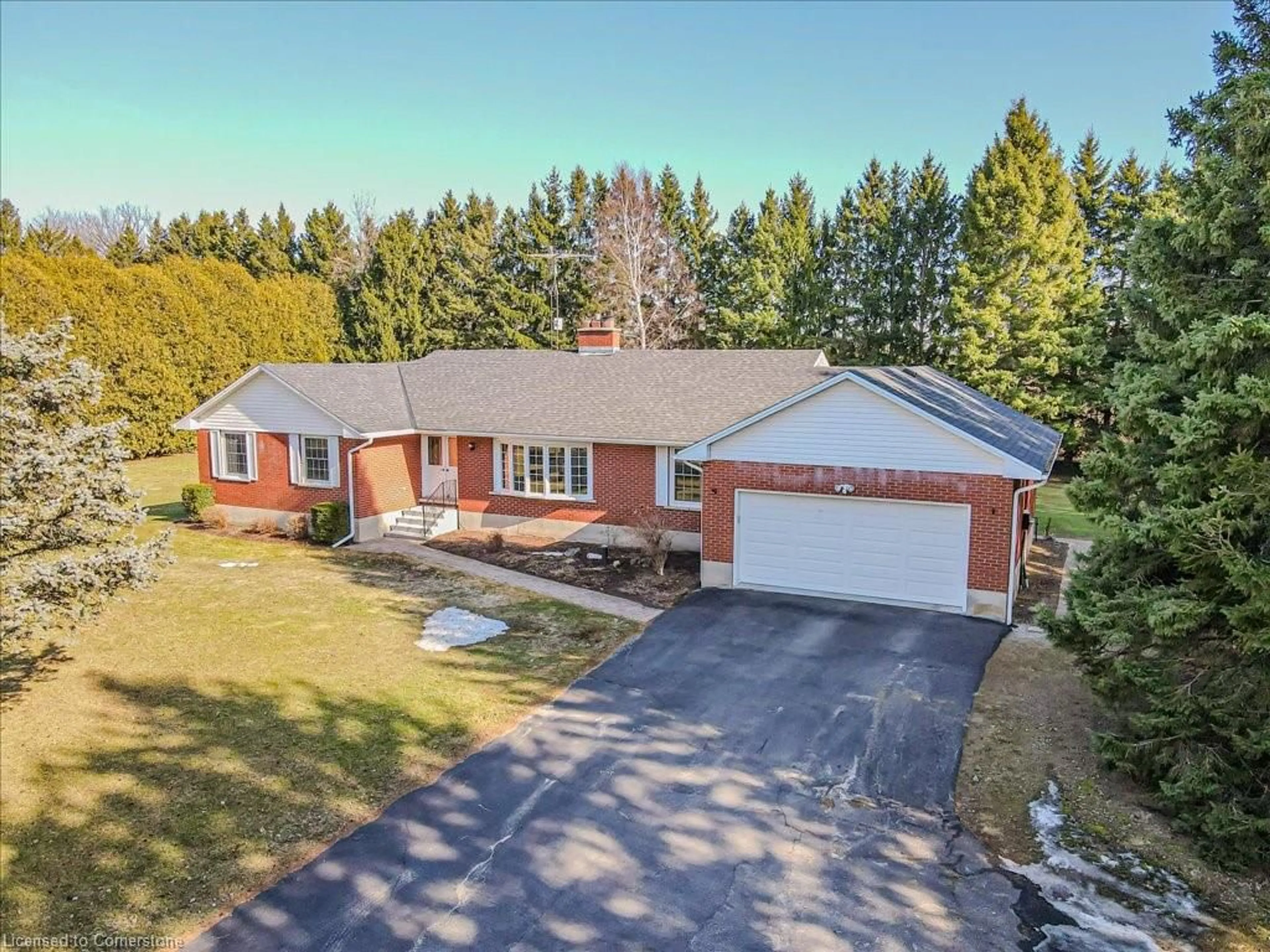 A pic from outside/outdoor area/front of a property/back of a property/a pic from drone, street for 7025 Fife Rd, Guelph/Eramosa Ontario N1H 6J4