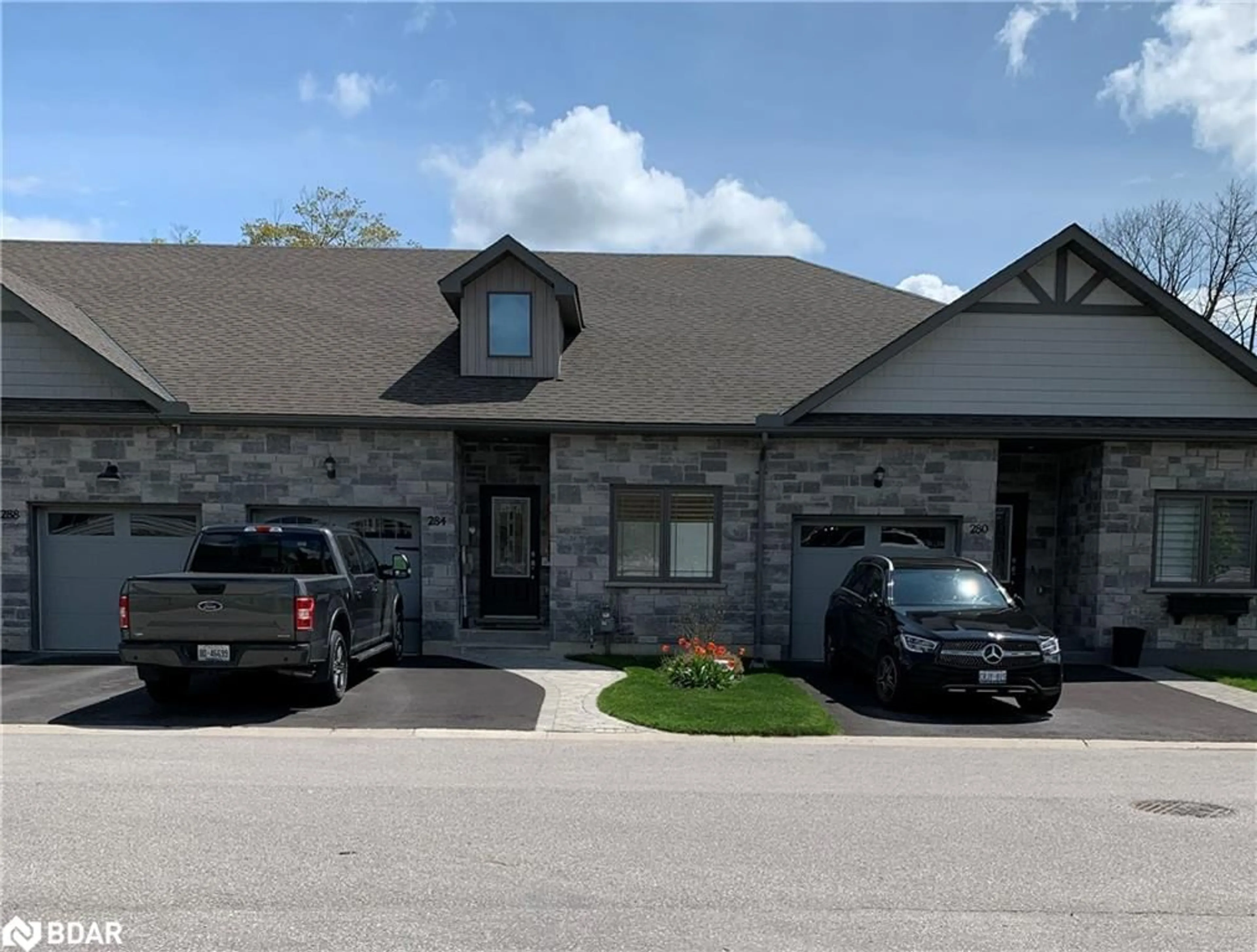 Home with brick exterior material, building for 284 Lucy Lane, Orillia Ontario L3V 0G3
