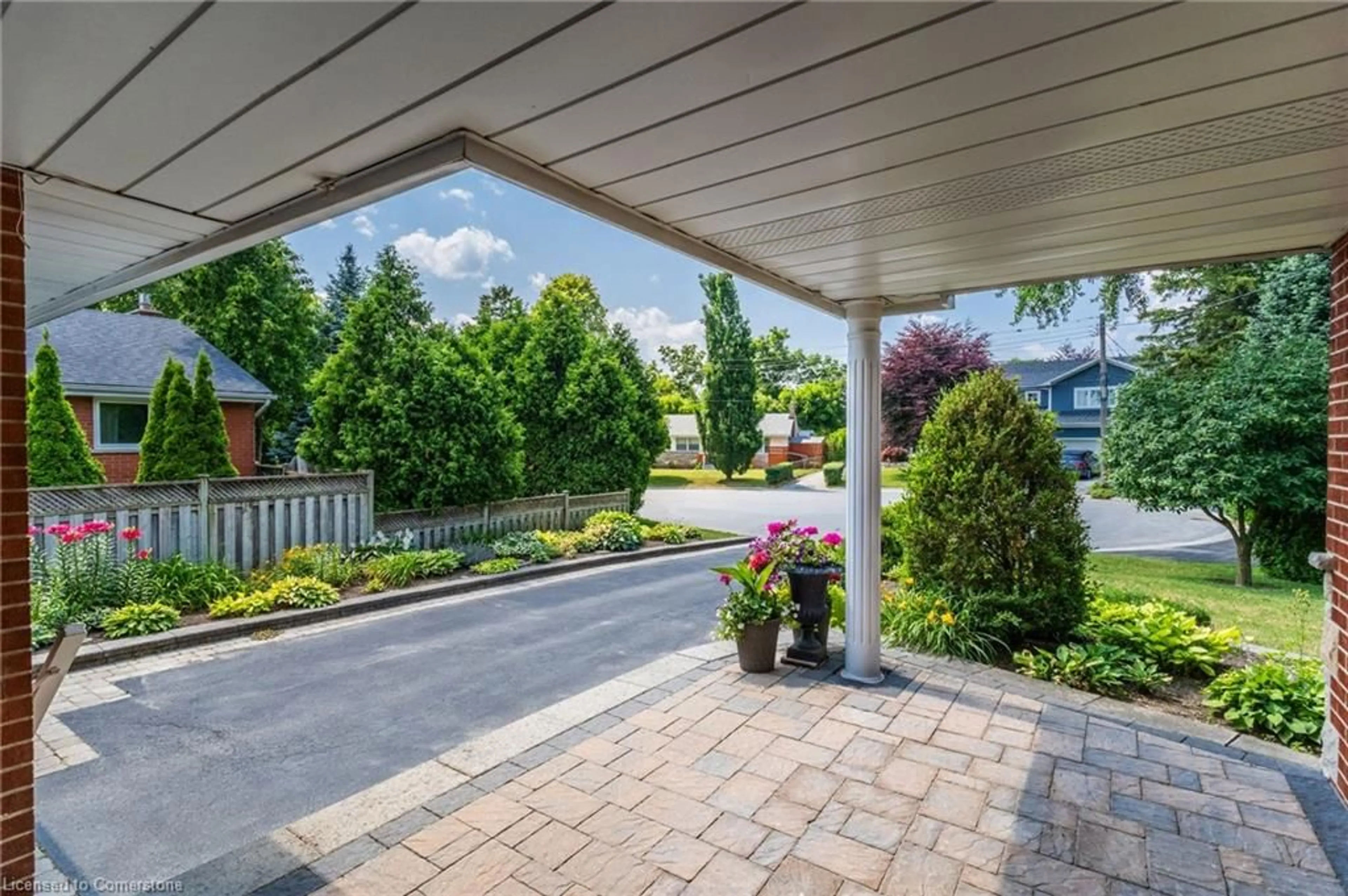 Patio, street for 509 Rothesay Pl, Burlington Ontario L7N 3E3