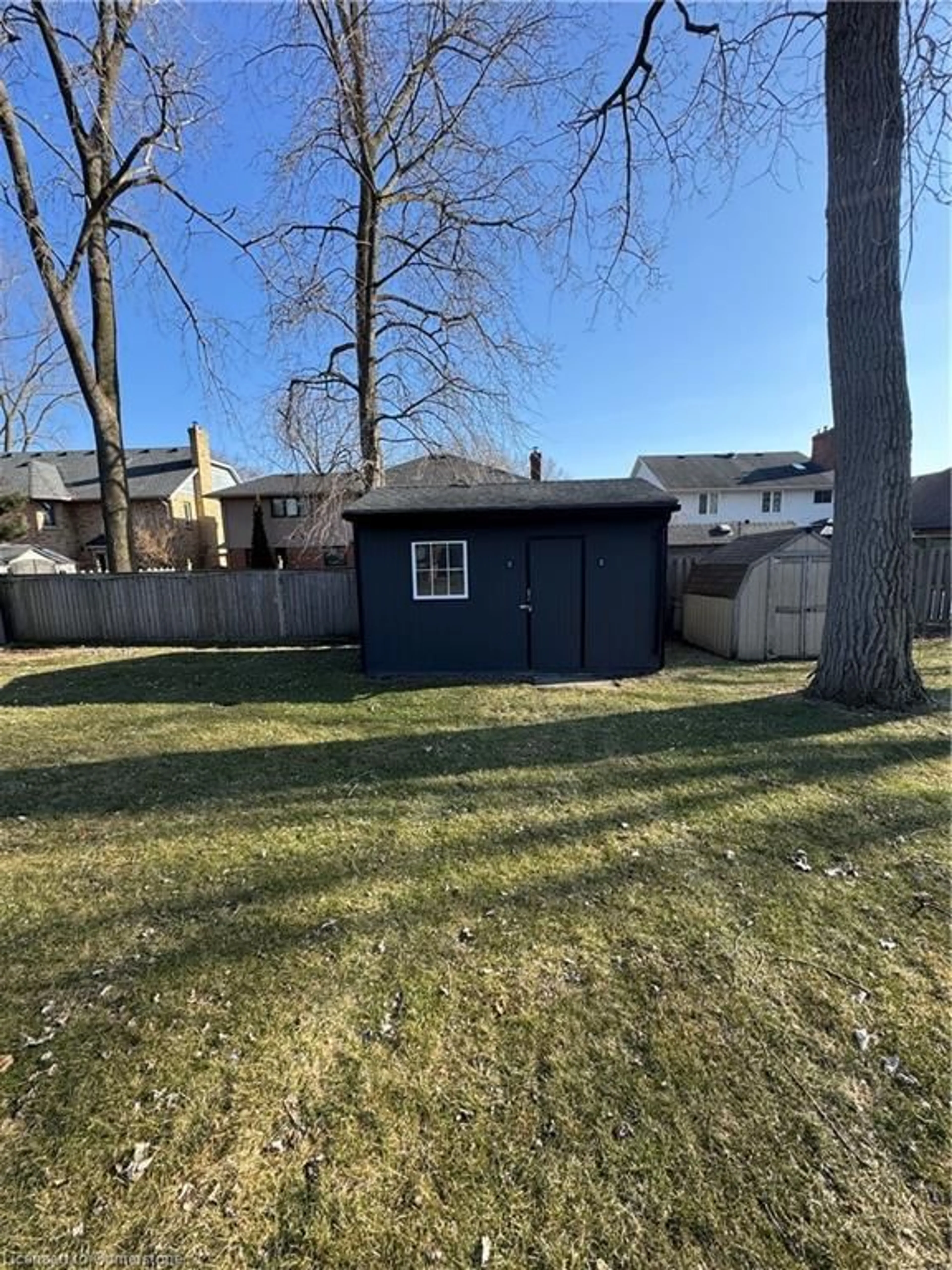 Shed for 1351 Cathcart Blvd, Sarnia Ontario N7S 2H7