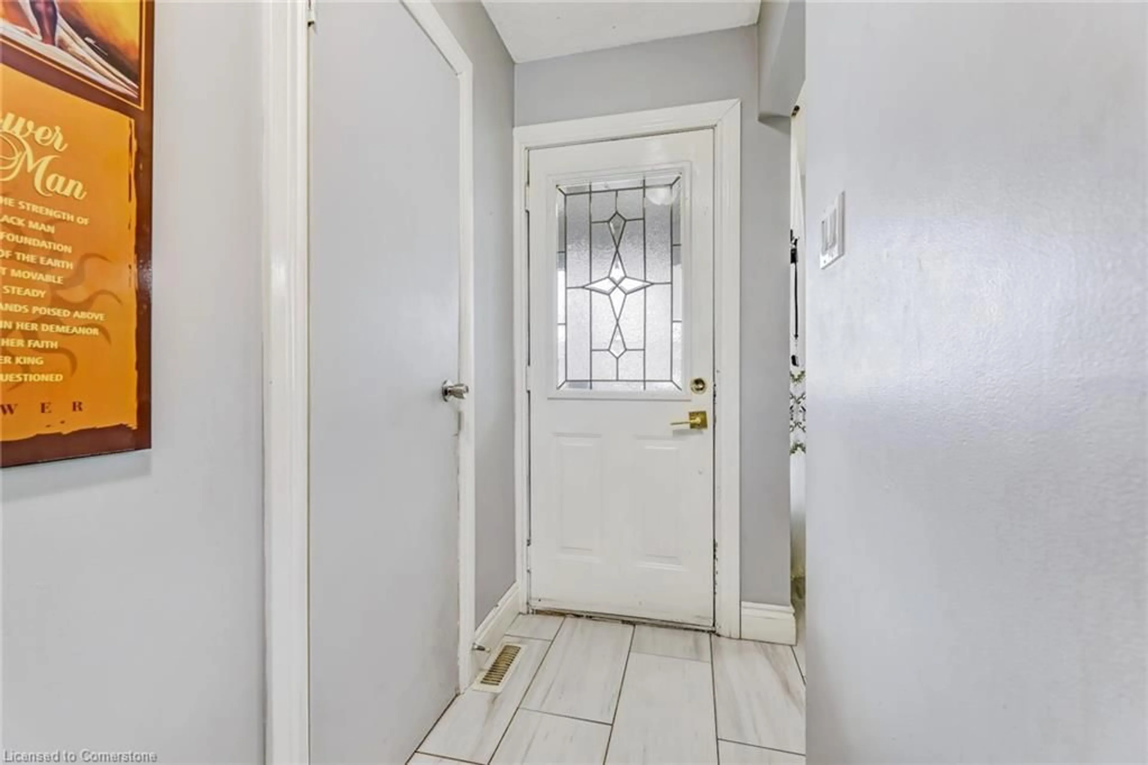 Indoor entryway for 63 Mcknight Dr, Scarborough Ontario M1B 2Z4