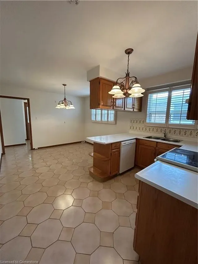 Additional property image - 85 Downsview Ave