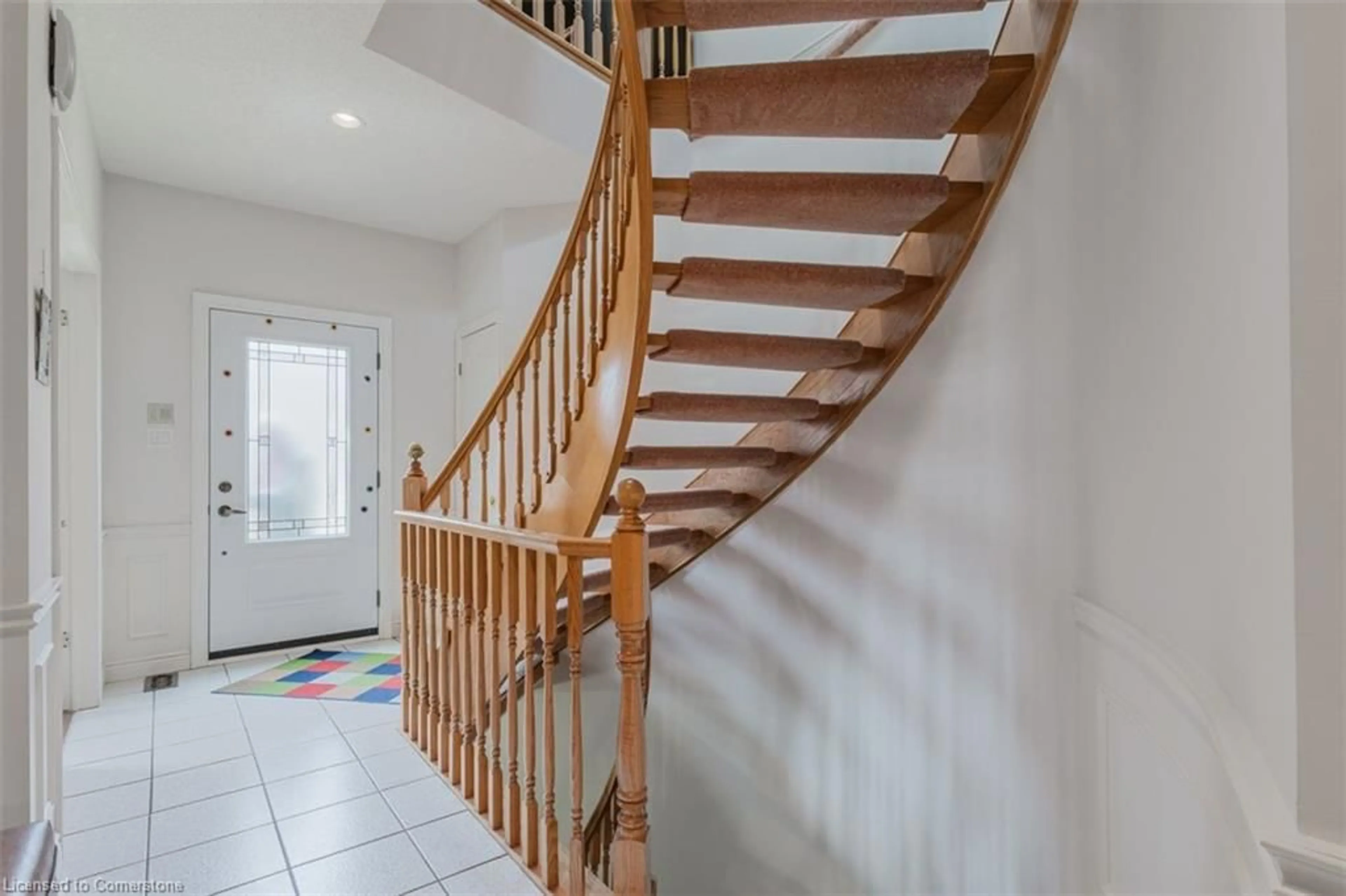 Stairs for 2407 Woodward Ave #2, Burlington Ontario L7R 4J2