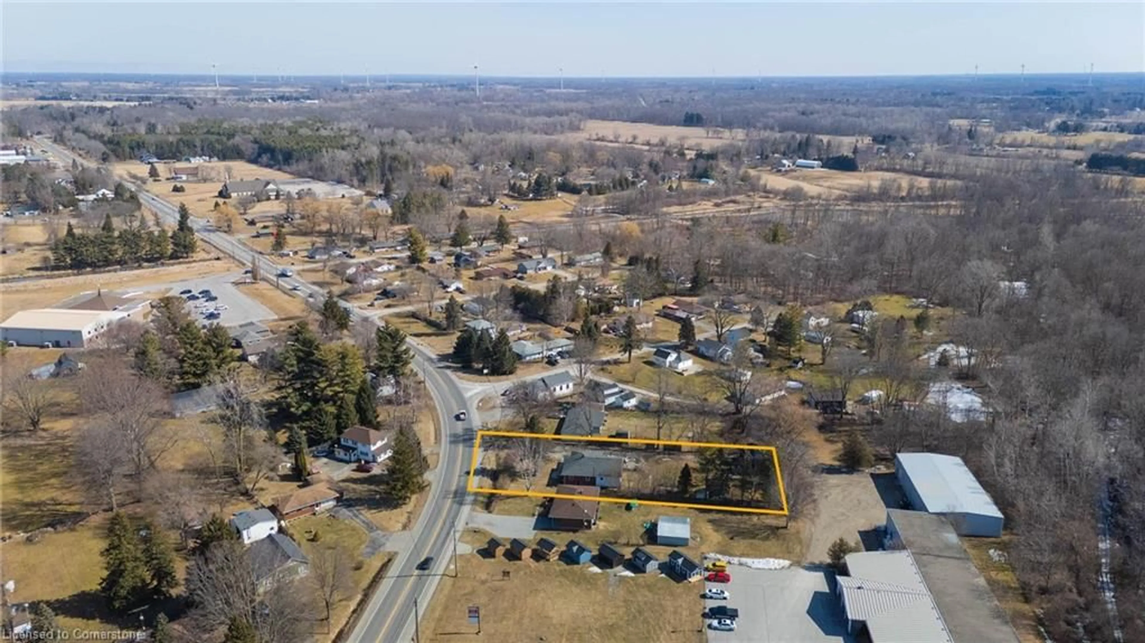 A pic from outside/outdoor area/front of a property/back of a property/a pic from drone, unknown for 1170 Broad St, Haldimand Ontario N1A 3C4