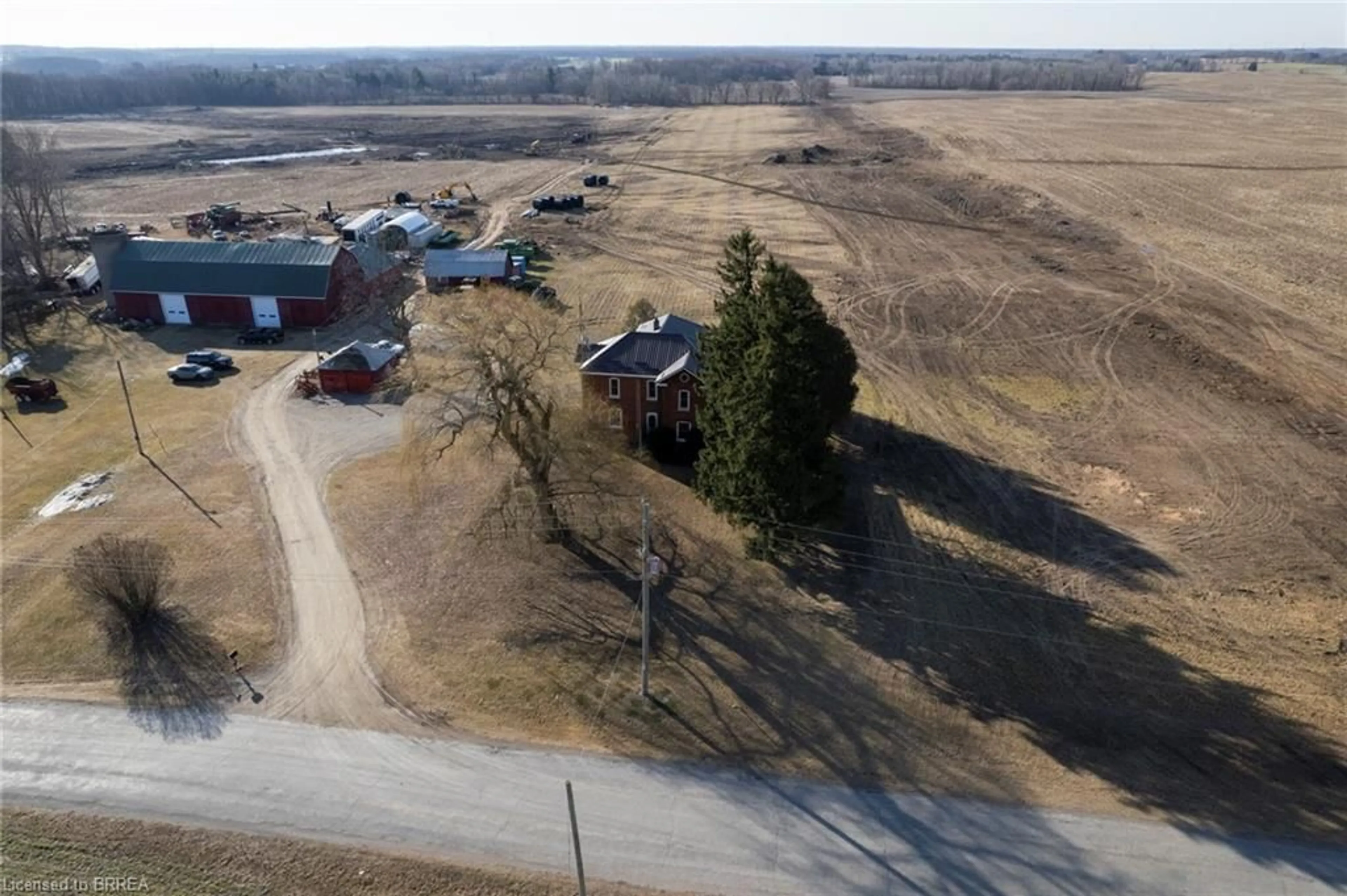 A pic from outside/outdoor area/front of a property/back of a property/a pic from drone, building for 1746 Windham Road 2, Scotland Ontario N0E 1R0