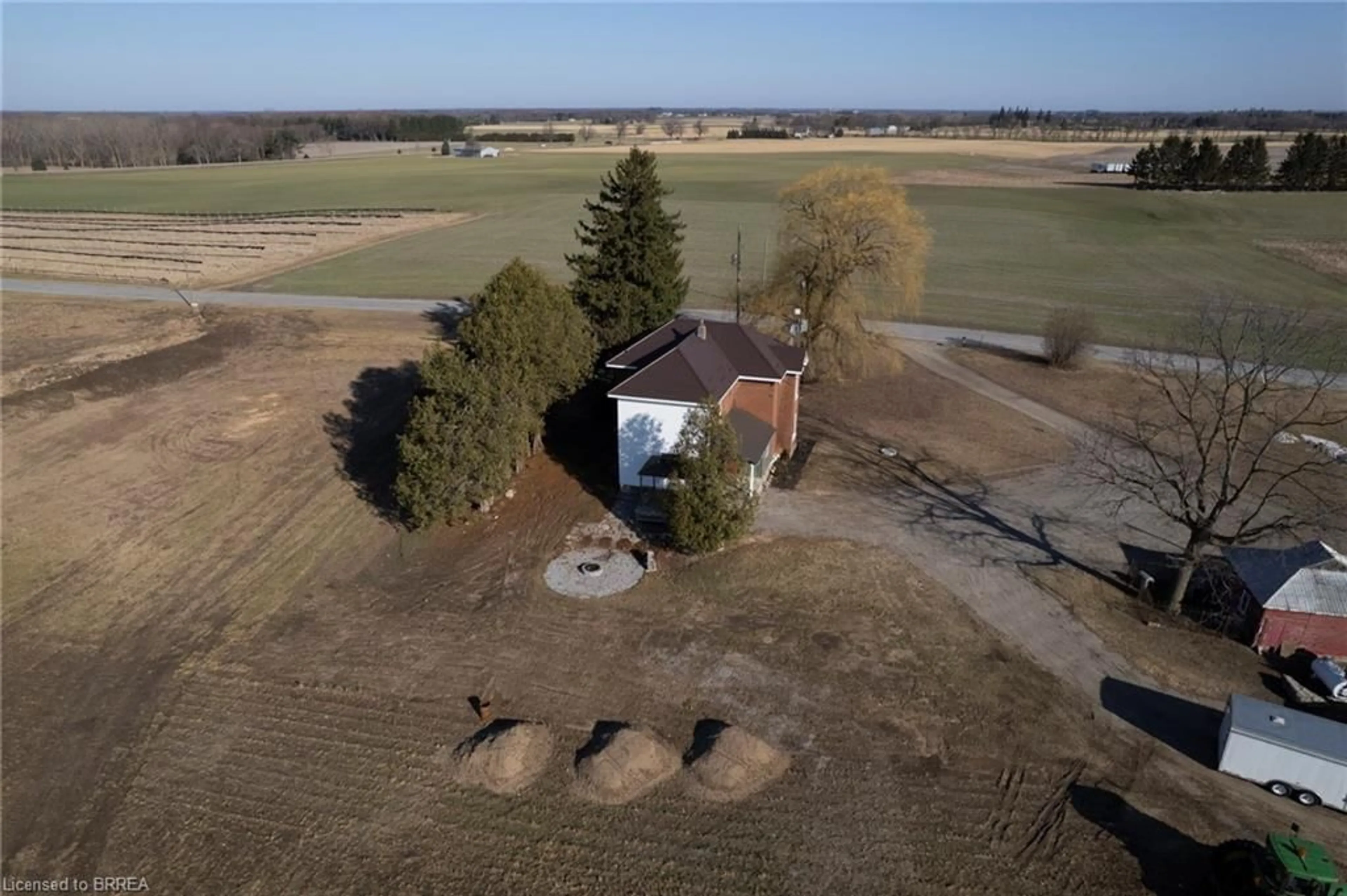 A pic from outside/outdoor area/front of a property/back of a property/a pic from drone, building for 1746 Windham Road 2, Scotland Ontario N0E 1R0