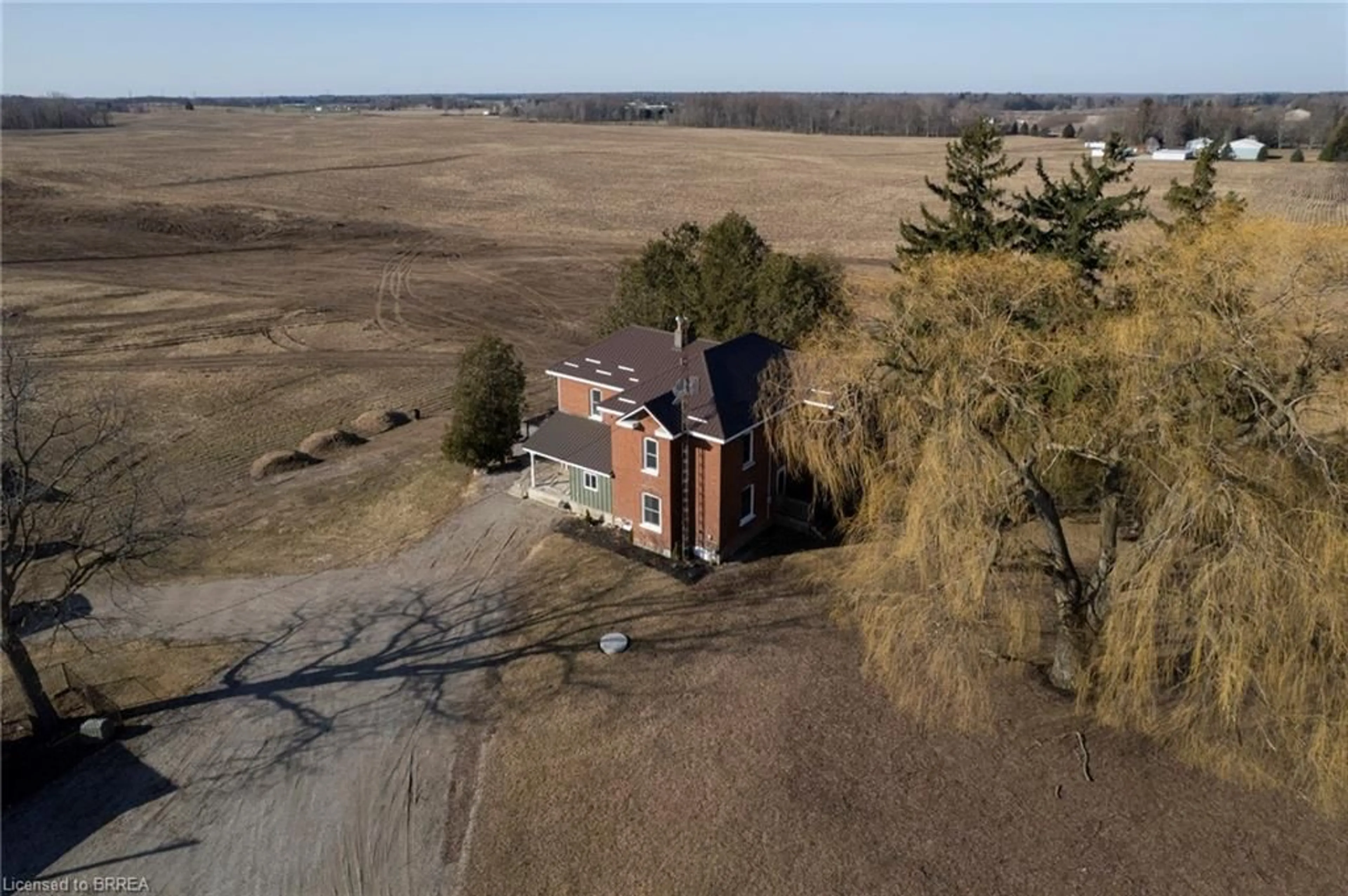 A pic from outside/outdoor area/front of a property/back of a property/a pic from drone, building for 1746 Windham Road 2, Scotland Ontario N0E 1R0