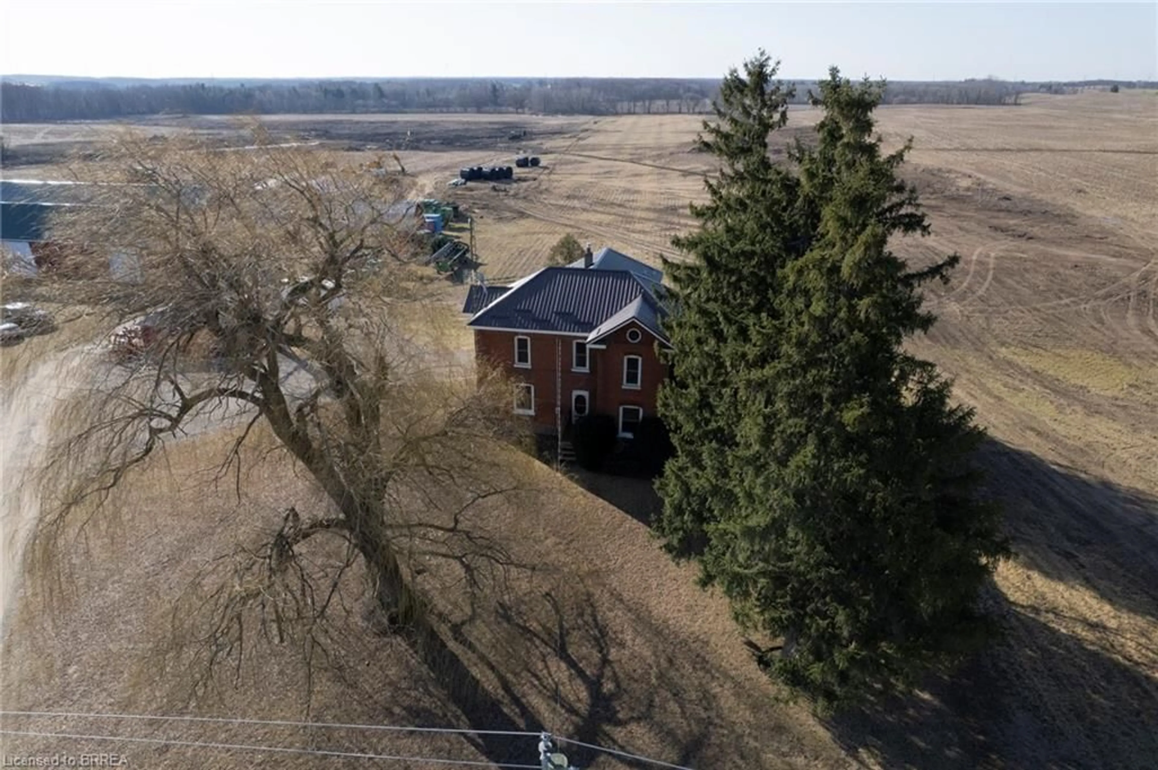 A pic from outside/outdoor area/front of a property/back of a property/a pic from drone, building for 1746 Windham Road 2, Scotland Ontario N0E 1R0