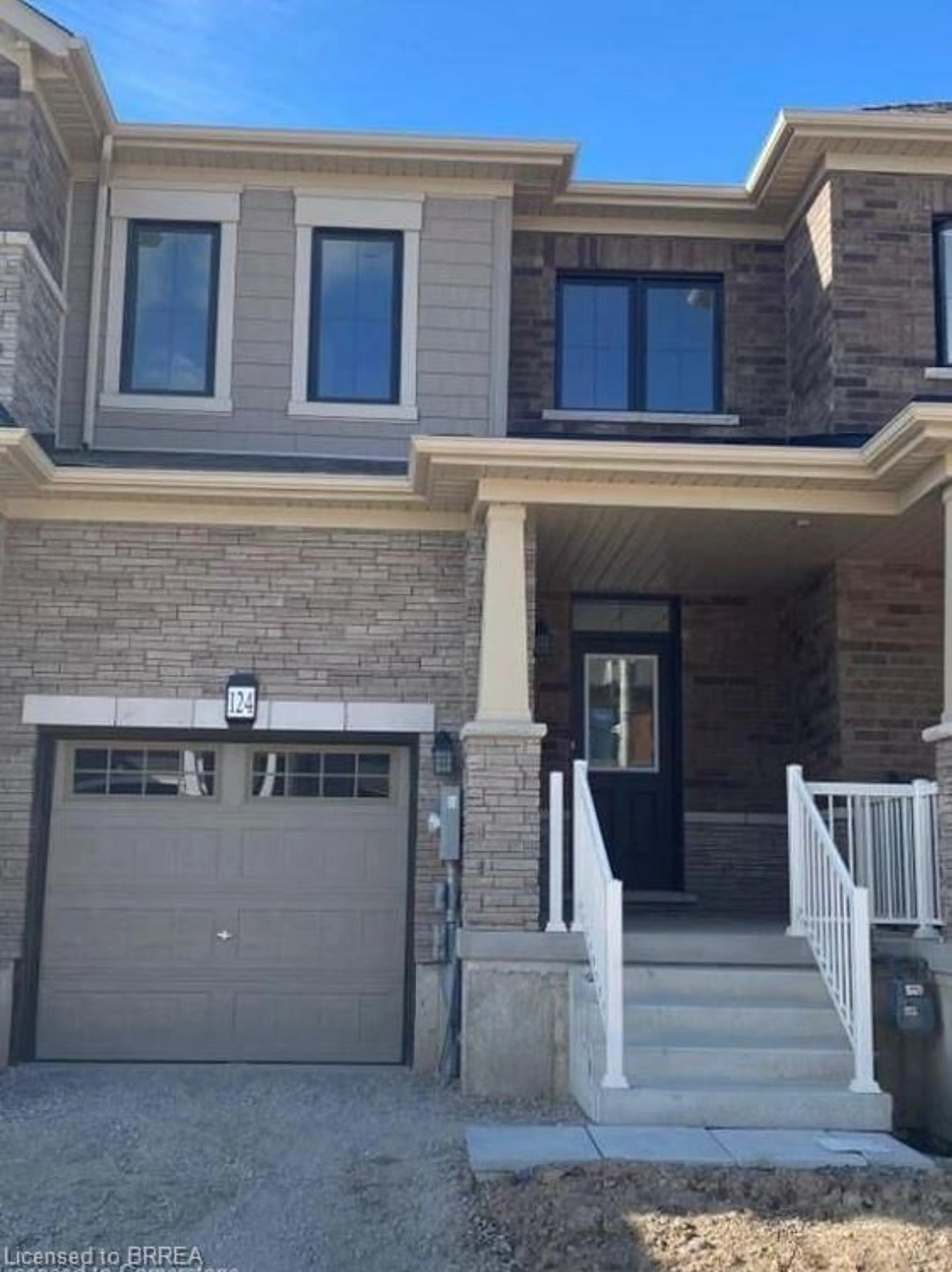 Home with brick exterior material, street for 124 Granville Cres, Caledonia Ontario N3W 0J7