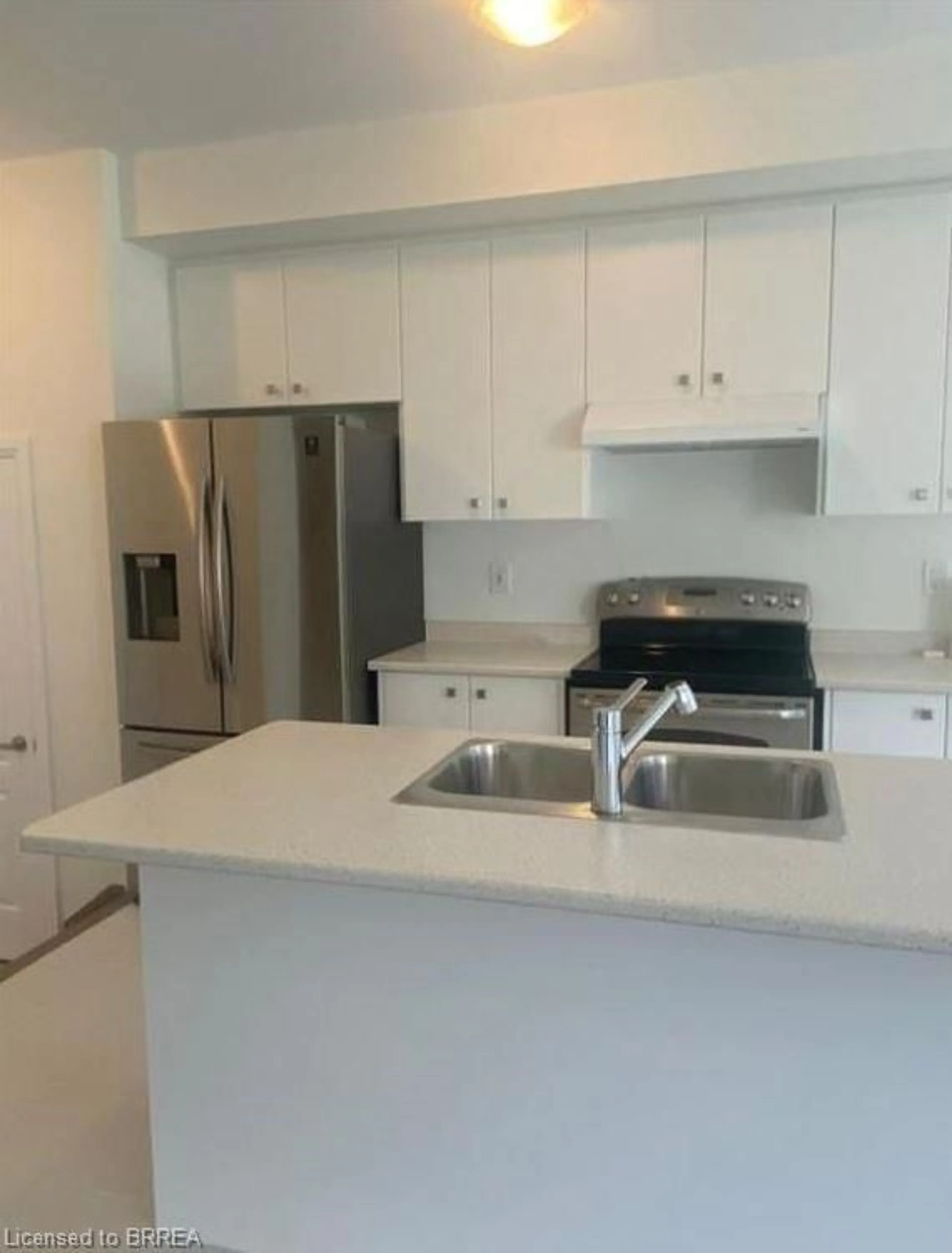 Standard kitchen, unknown for 124 Granville Cres, Caledonia Ontario N3W 0J7