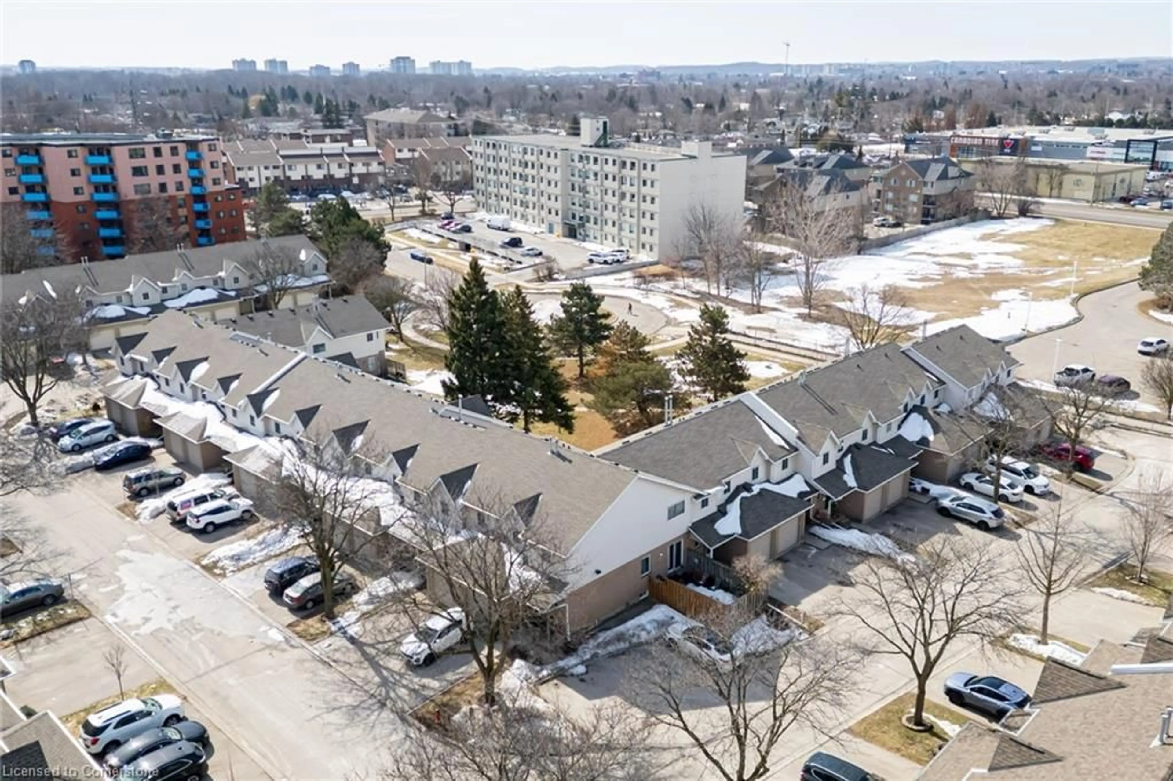 A pic from outside/outdoor area/front of a property/back of a property/a pic from drone, unknown for 10 Holborn Crt #43, Kitchener Ontario N2A 3Y9