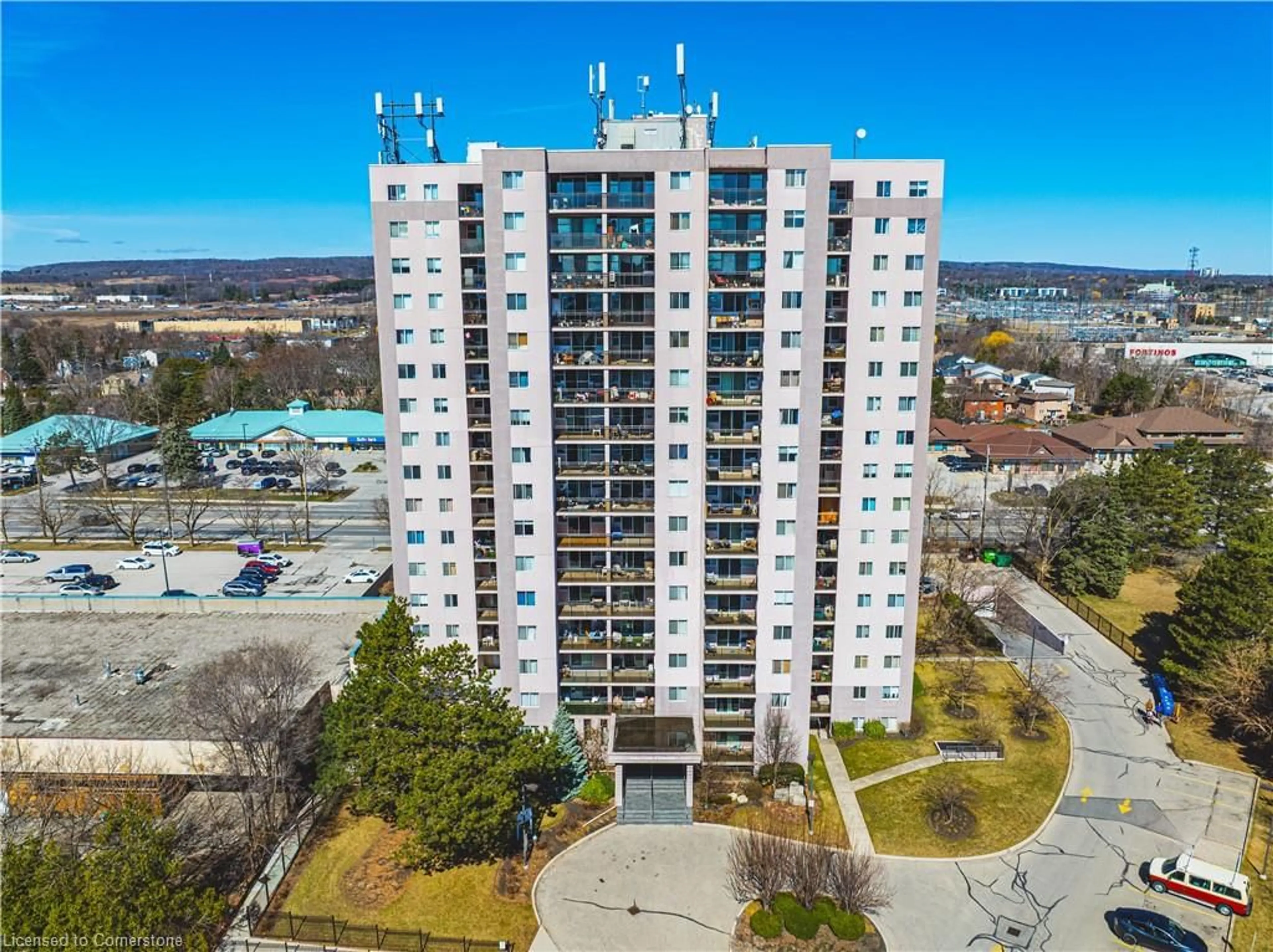 A pic from outside/outdoor area/front of a property/back of a property/a pic from drone, city buildings view from balcony for 975 Warwick Crt #706, Burlington Ontario L7T 3Z7