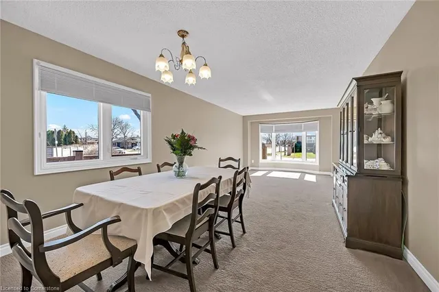 Additional property image - 2 Sparrow Crt