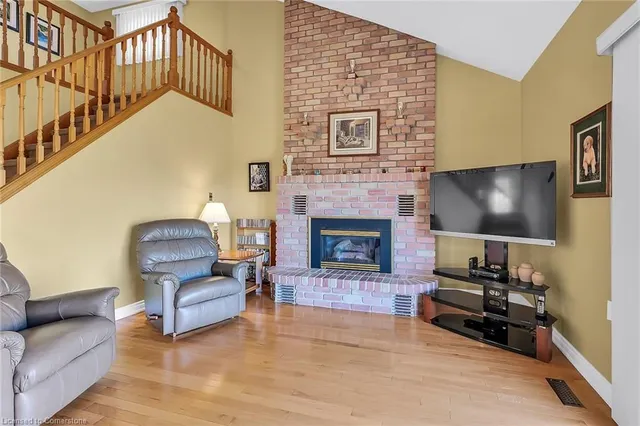 Additional property image - 2 Sparrow Crt