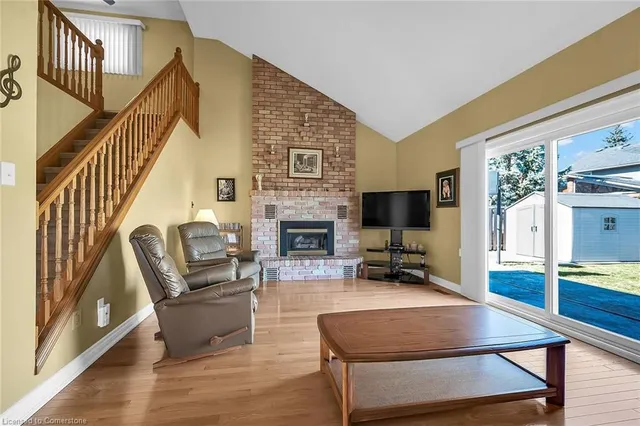 Additional property image - 2 Sparrow Crt
