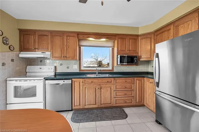 Additional property image - 2 Sparrow Crt