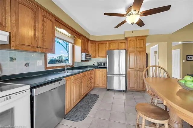 Additional property image - 2 Sparrow Crt