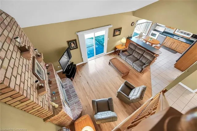 Additional property image - 2 Sparrow Crt