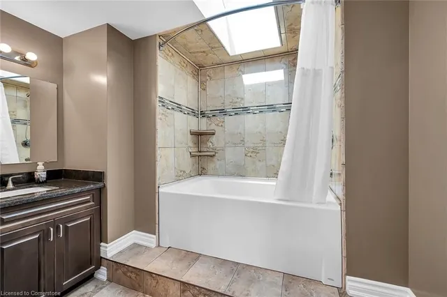 Additional property image - 2 Sparrow Crt