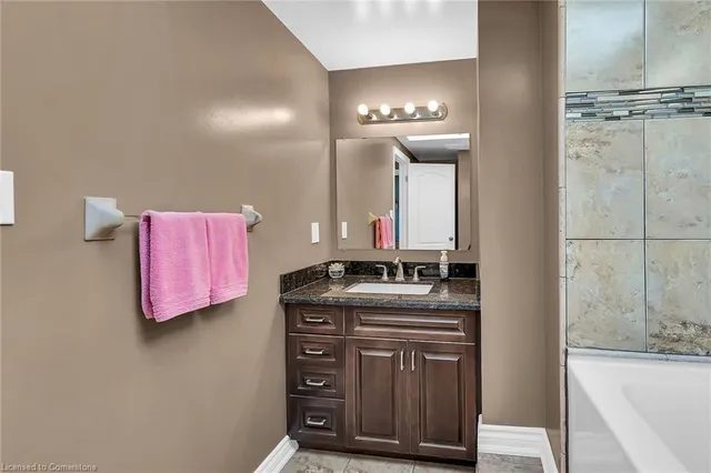 Additional property image - 2 Sparrow Crt