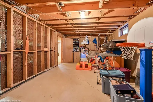 Additional property image - 2 Sparrow Crt