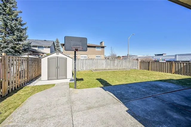 Additional property image - 2 Sparrow Crt