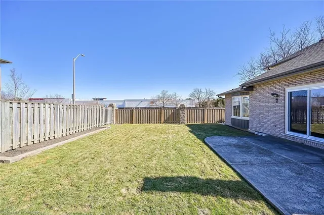 Additional property image - 2 Sparrow Crt