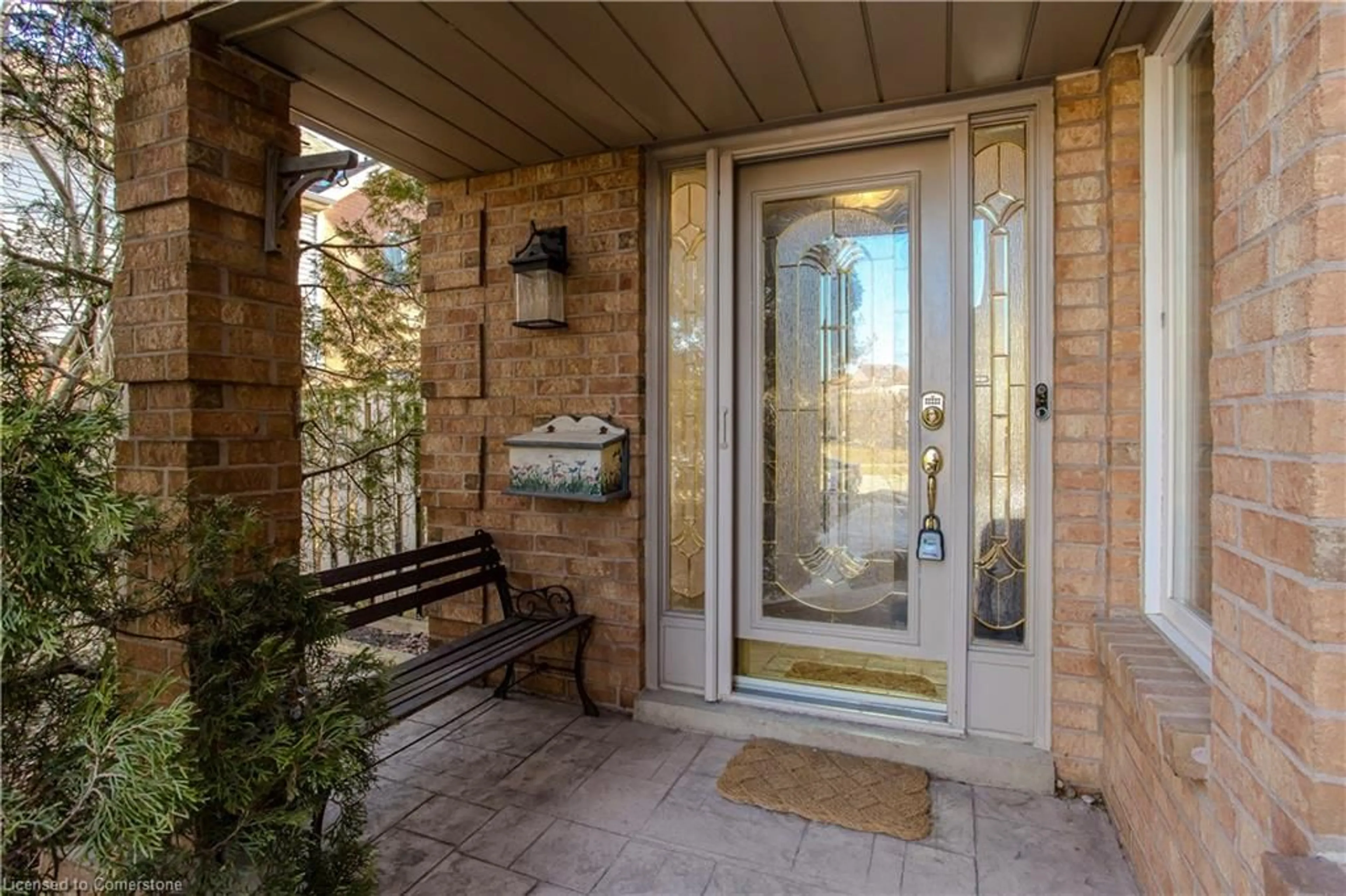 Indoor entryway for 1147 Lindsay Dr, Oakville Ontario L6M 3B7