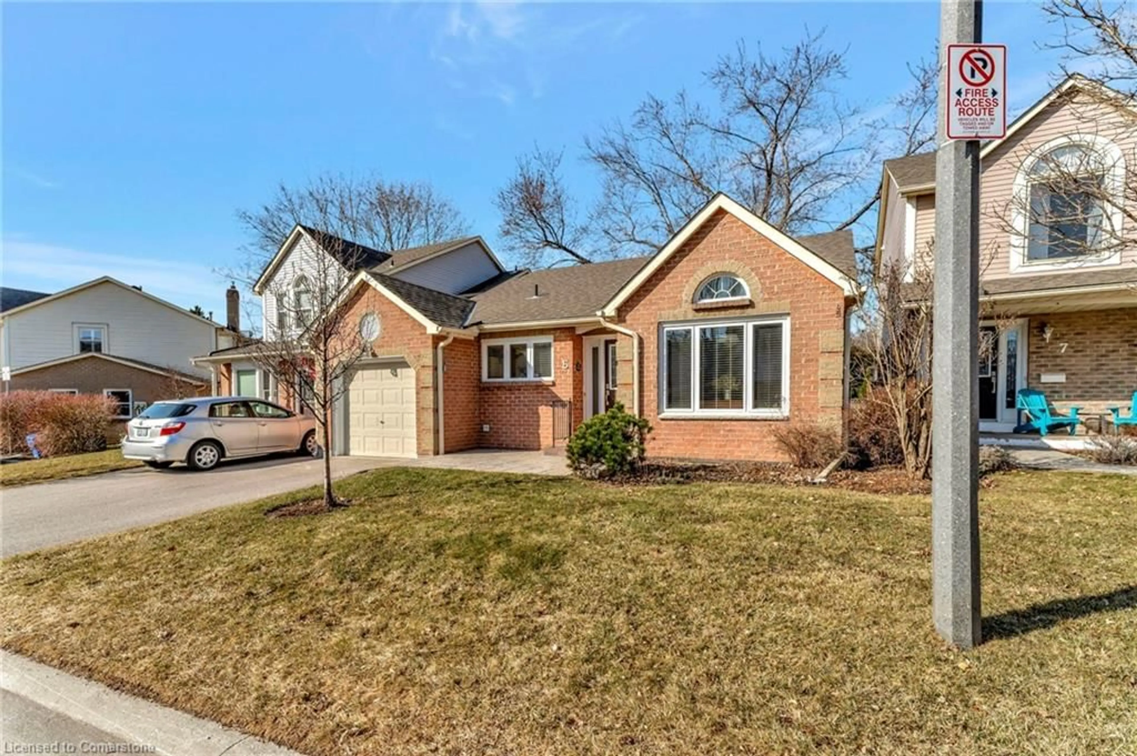 Home with brick exterior material, street for 5255 Lakeshore Rd #6, Burlington Ontario L7L 5X5
