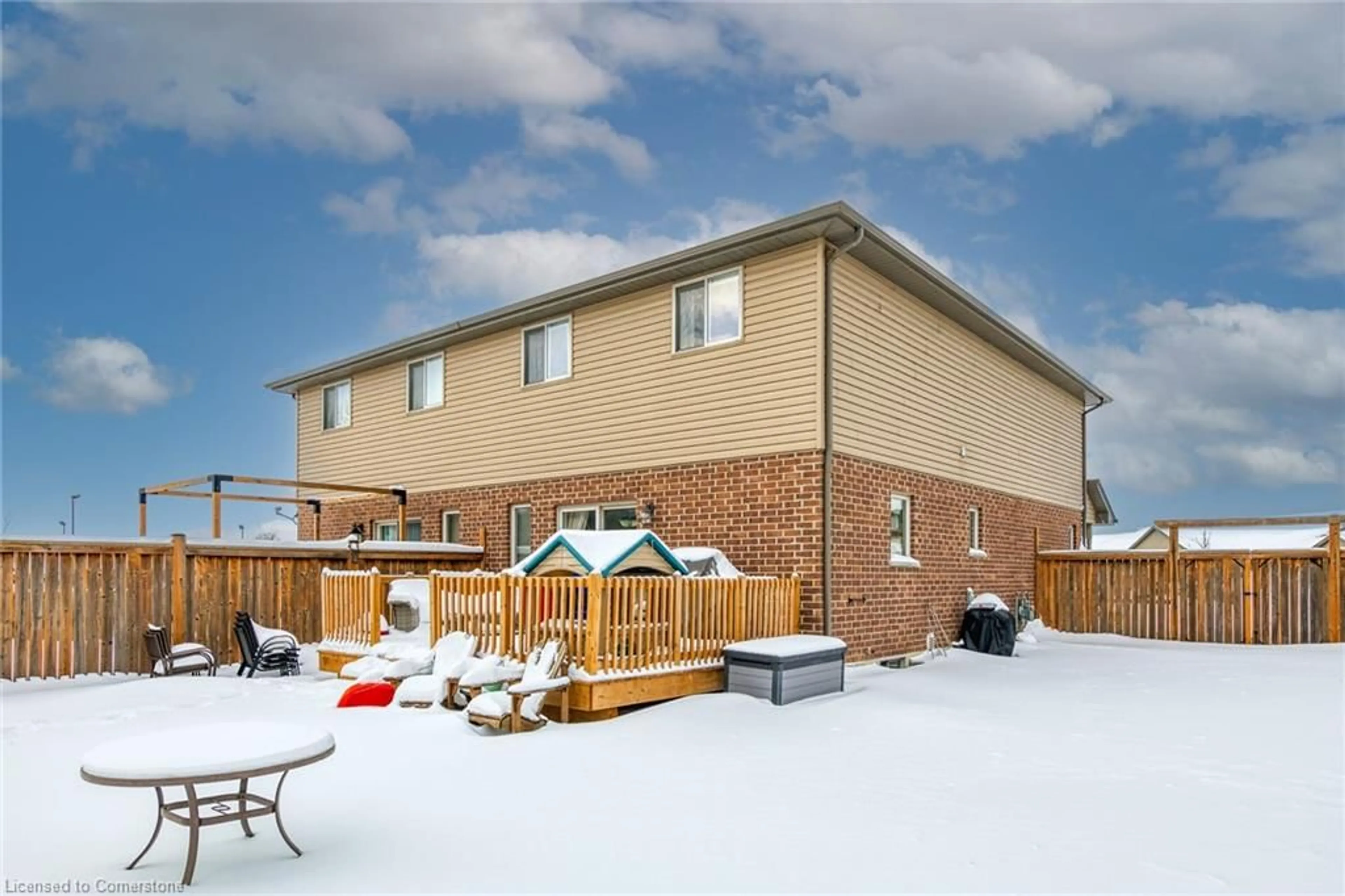 Patio, street for 102 Macneil Crt, Hagersville Ontario N0A 1H0