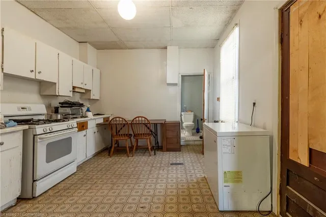 Additional property image - 227 Wellington St