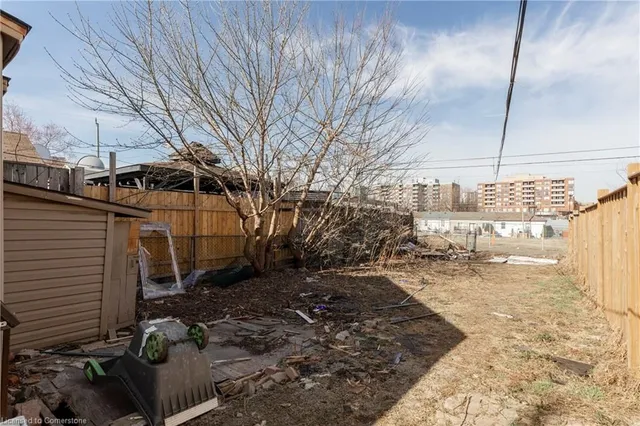 Additional property image - 227 Wellington St
