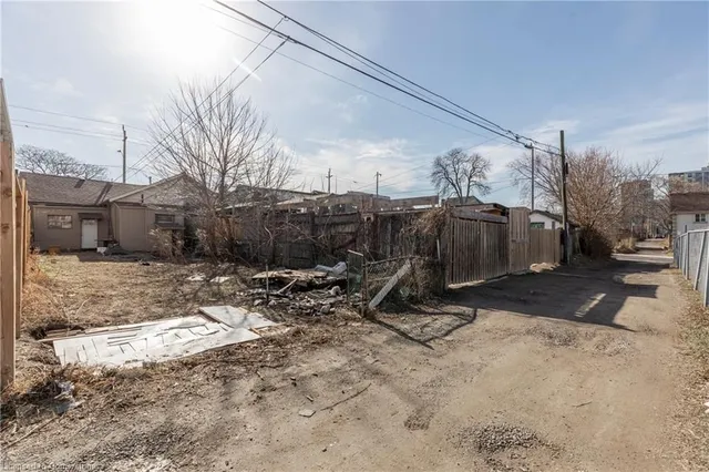 Additional property image - 227 Wellington St