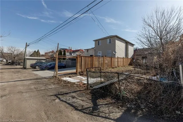 Additional property image - 227 Wellington St
