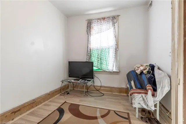Additional property image - 227 Wellington St