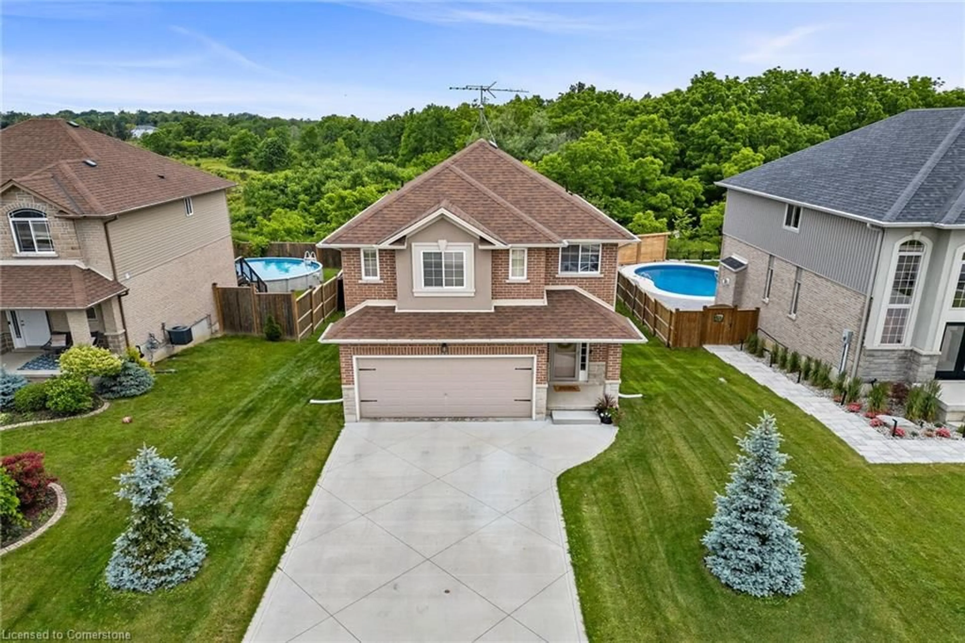 A pic from outside/outdoor area/front of a property/back of a property/a pic from drone, water/lake/river/ocean view for 19 Hudson Dr, Cayuga Ontario N0A 1E0