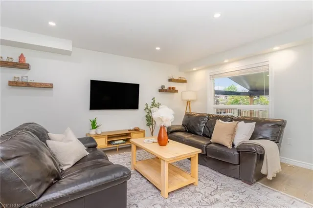 Additional property image - 96 Stoneglen Way