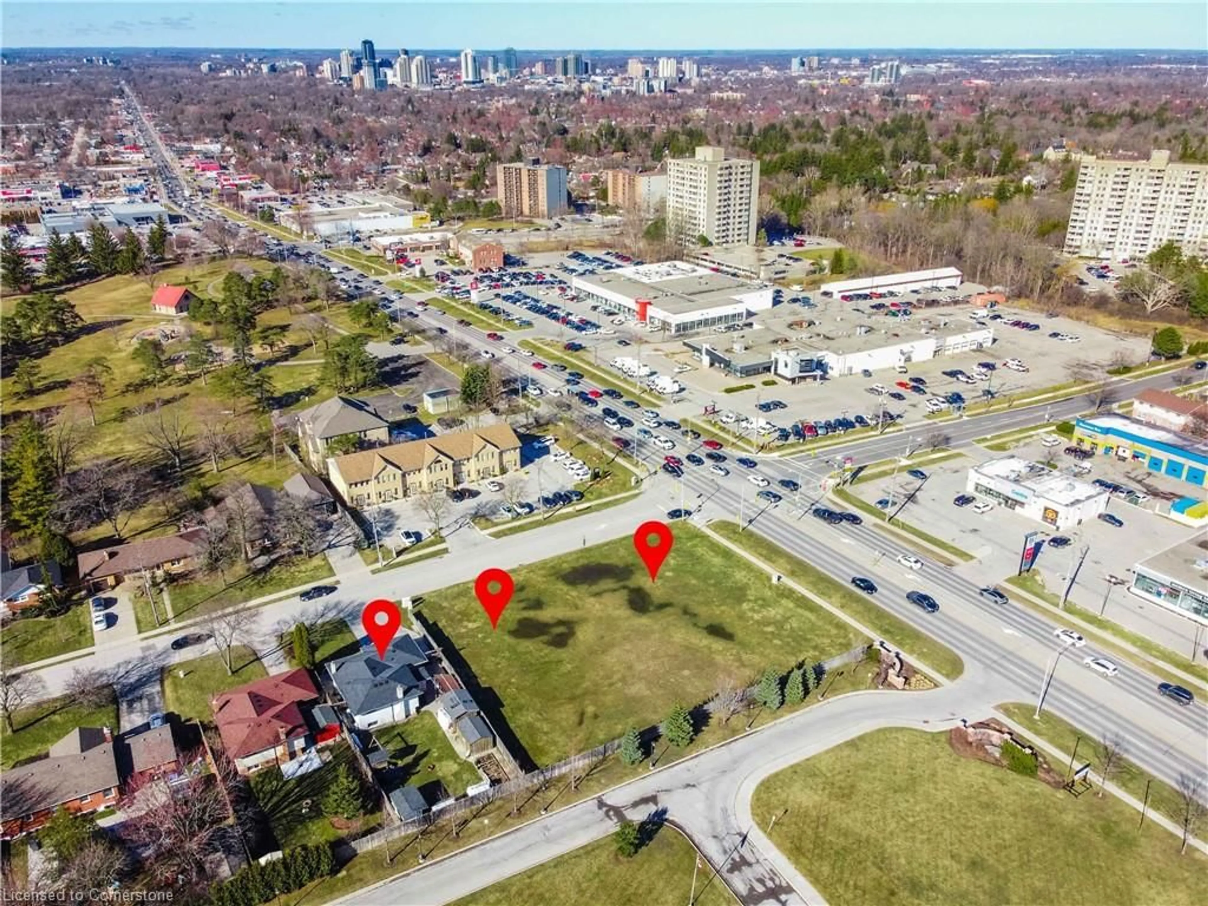 A pic from outside/outdoor area/front of a property/back of a property/a pic from drone, street for 17 Highview Ave, London Ontario N6J 2A2