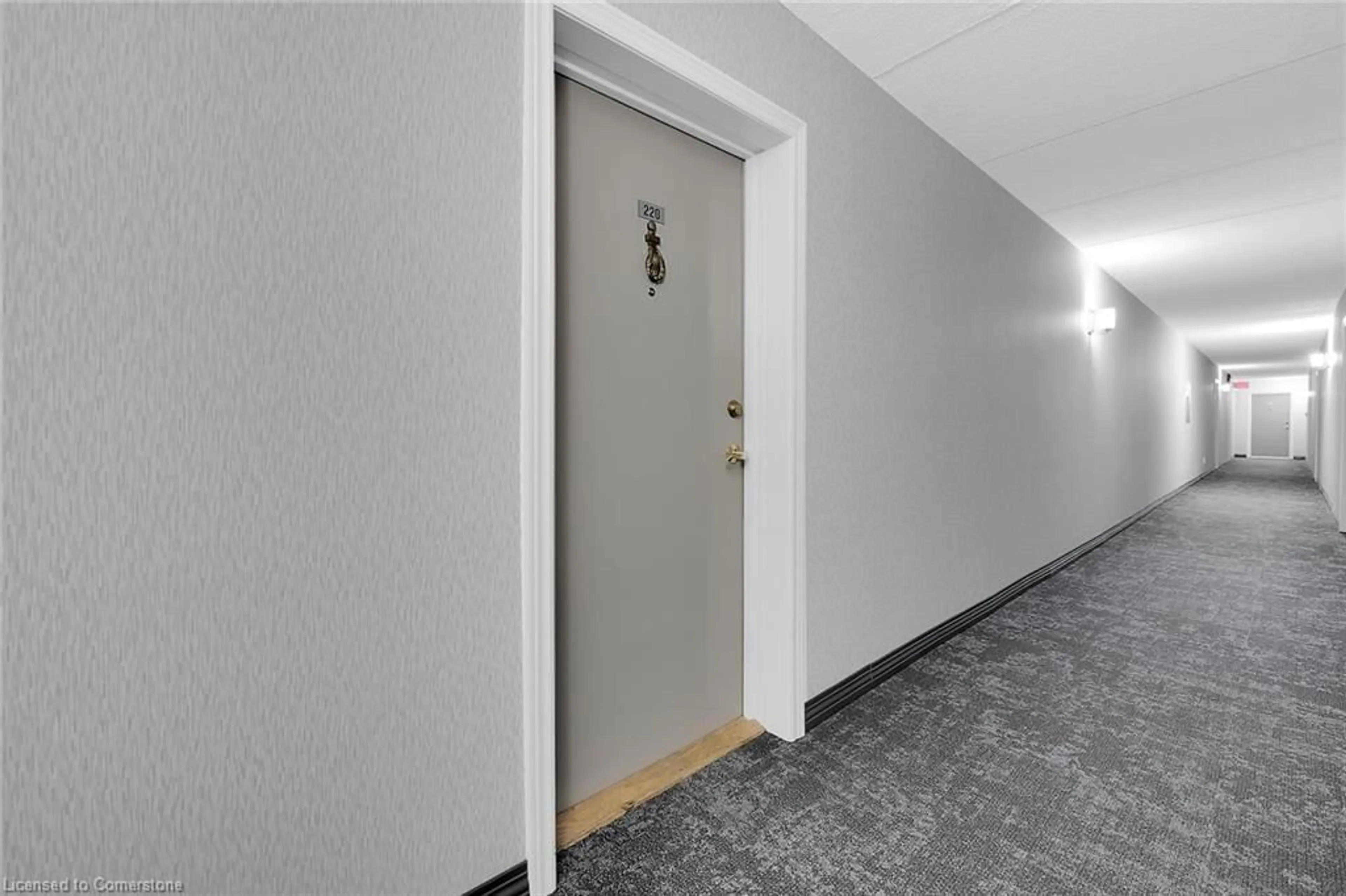 Indoor foyer for 198 Scott St #220, St. Catharines Ontario L2N 5T3