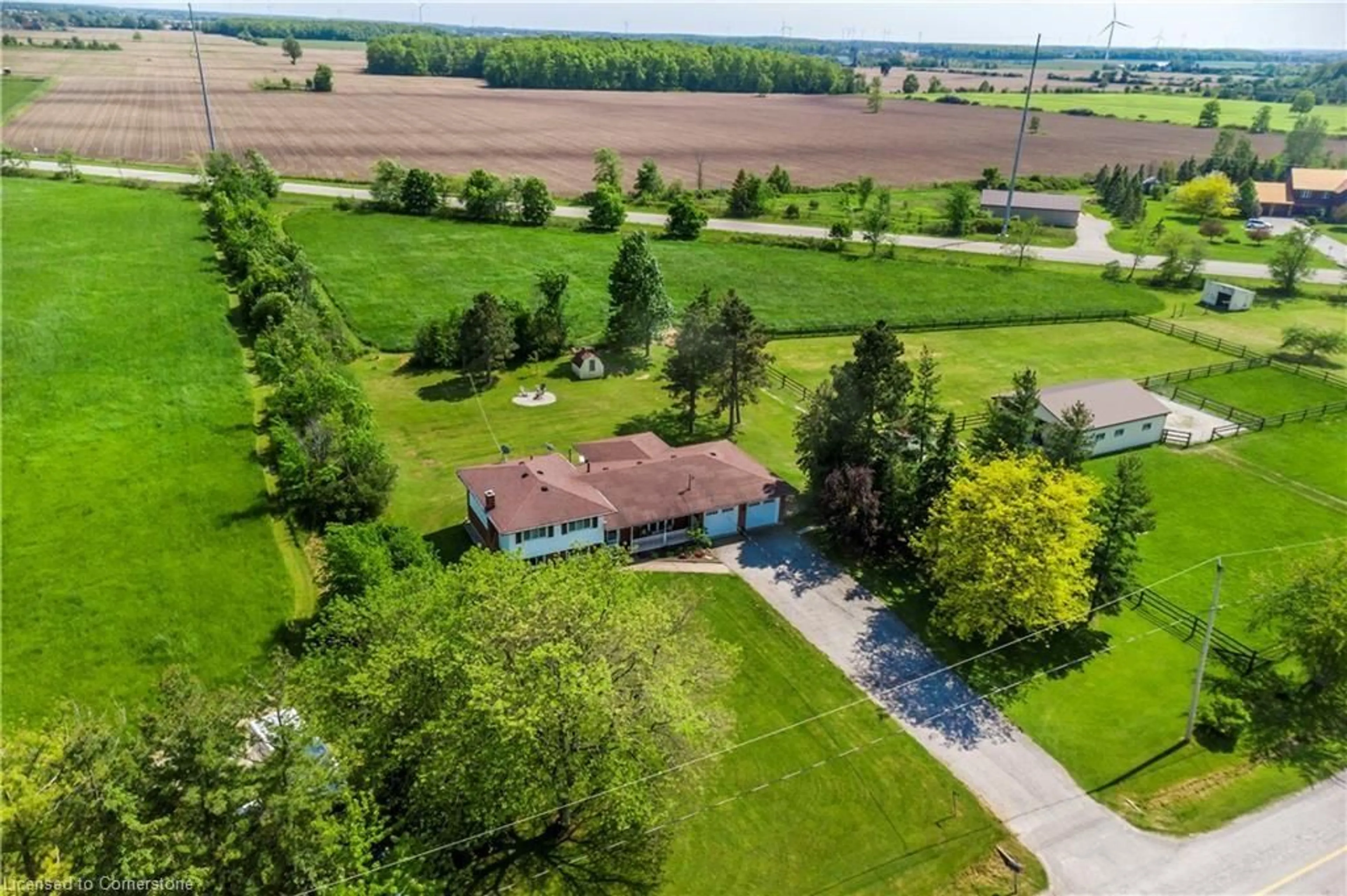 A pic from outside/outdoor area/front of a property/back of a property/a pic from drone, unknown for 32 Irish Line, Cayuga Ontario N0A 1E0