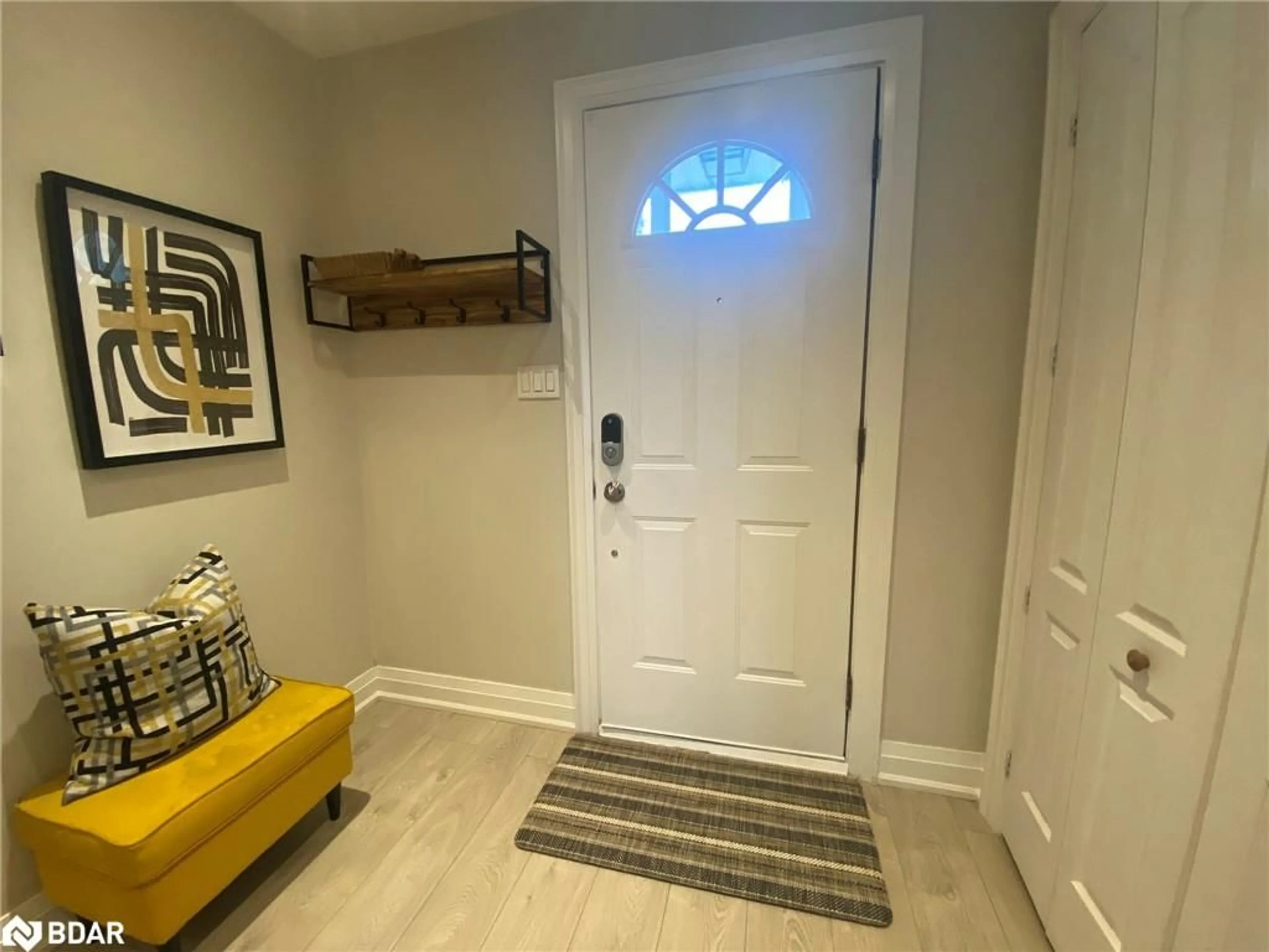 Indoor entryway for 2440 Bromsgrove Rd #19, Mississauga Ontario L5J 4J7